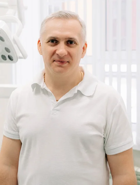 Хачатрян Ашот Самвелович, Стоматолог-хирург, имплантолог